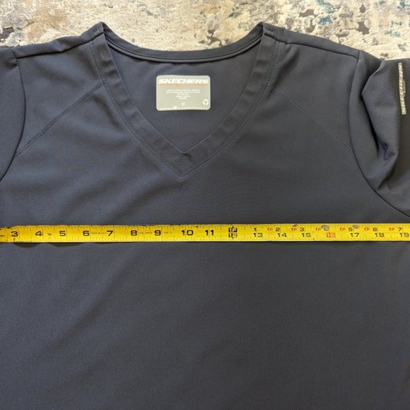 Skechers scrub top - Picture 2 of 5